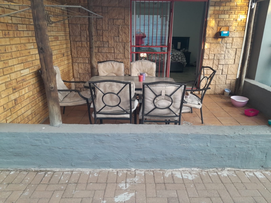 3 Bedroom Property for Sale in Geelhoutpark North West
